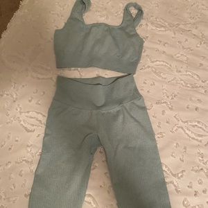 Amazon workout set size S